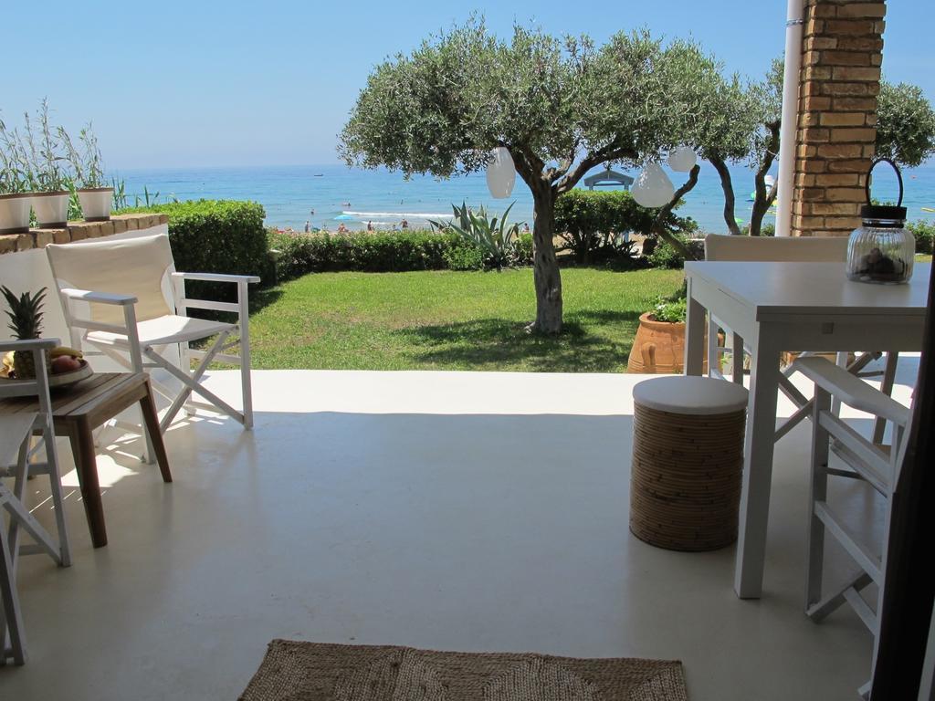 Seafront Calista Beach House With Garden Glyfada  Exteriér fotografie