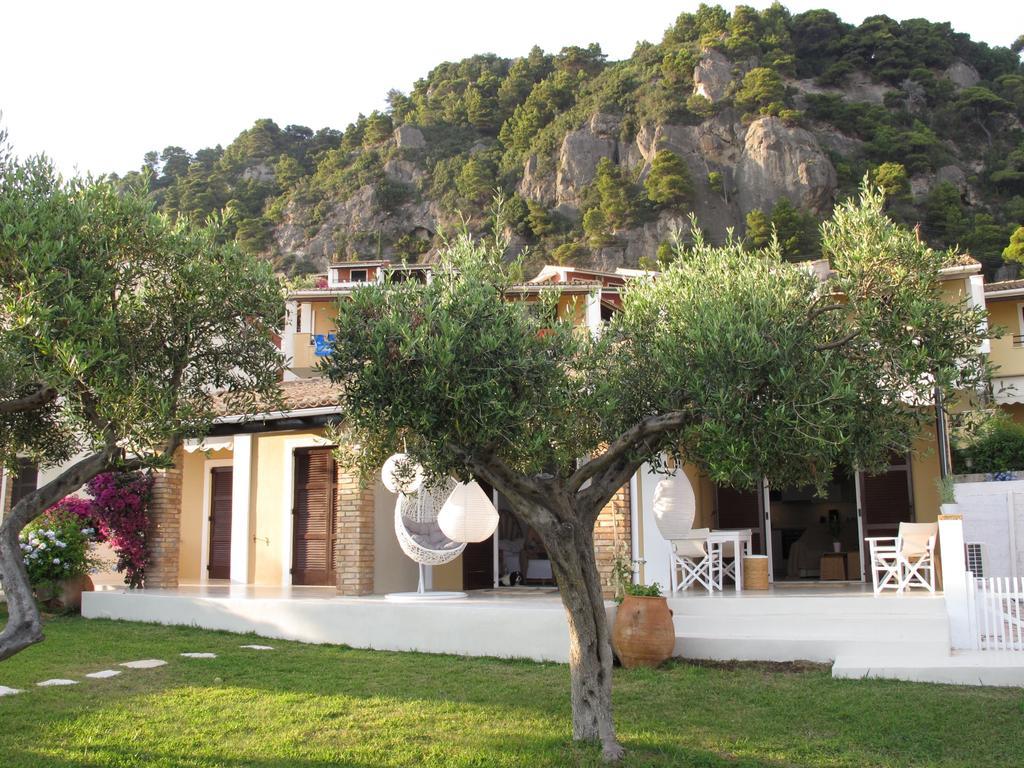 Seafront Calista Beach House With Garden Glyfada  Exteriér fotografie